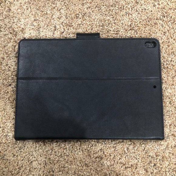 Spigen iPad Air 3 2020 Case / Stand Folio / NWOB/ Black - Picture 13 of 16